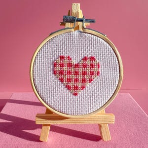 Gingham Heart Complete Beginner Cross Stitch Kit - beginner cross stitch kit - easy heart cross stitch Kit - DIY adult craft kit