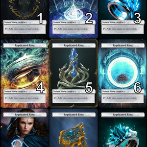 Puede incluir: Nueve diseños diferentes de un anillo replicado, un artefacto de nieve ficha que añade una mana de cualquier color. Los anillos se representan en varios estilos, incluyendo un anillo con un árbol en el centro, un anillo con un cristal en el centro y un anillo con un copo de nieve en el centro.