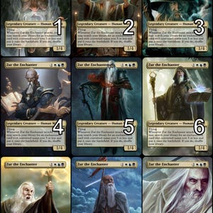 Puede incluir: Nueve cartas de intercambio con un hombre de barba y pelo blanco vestido con una túnica azul y roja. Las cartas se titulan "Zur the Enchanter" y tienen un número del 1 al 9 en la esquina inferior derecha. Las cartas forman parte de un juego de cartas de intercambio de fantasía.