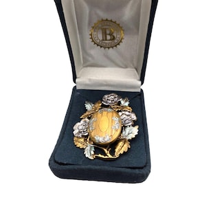 Antike viktorianische Medaillon Brosche Floral vergoldet Messing C-Verschluss handgefertigt c.1880s