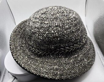 Bedacht by Simon Schulz Geen Gray Wool Cashmere Cloche Hat  display picture 1
