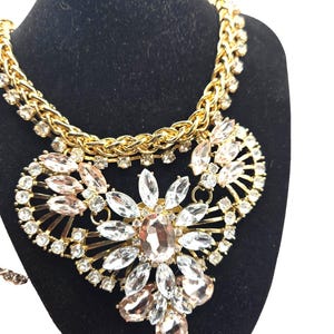 chunky well made vintage runway rhinestone gold tone necklace clear light pink