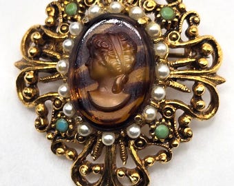 Broche Femme Avec Camée En Plaqué Or Jaune - Longueur 40 Mm Environ - Occasion