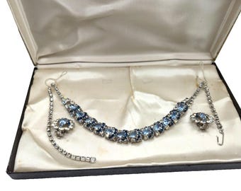 Vintage blauwe Demi Parure-set met strassteentjes in originele doos – ketting en oorbellen