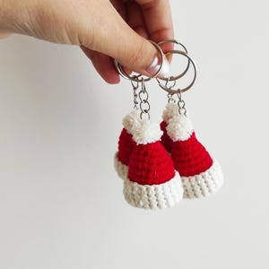 Crochet Christmas Santa Hat Keychain Pattern: Easy Amigurumi (PDF) - Etsy