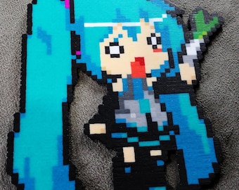 Arte de cuentas de Hatsune Miku - Collar o imán - Arte pixelado de anime hecho a mano - Regalo para fans de Vocaloid - Decoración kawaii de ídolos japoneses - Mercancía de Miku