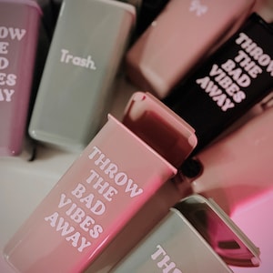 Mini Car Trash Can: Durable Plastic Stylish Bin