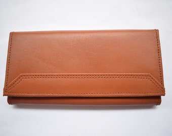Handcrafted Leather Wallet Clutch Purse for Women: Stylish Essentials - Artisan Leather Clutch Wallet~ Handmade Elegance in Tan Color Wallet