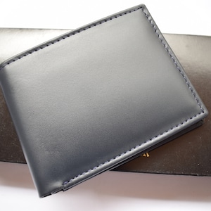 Cartera triple de cuero hecha a mano para hombre Cartera triple de cuero hecha a mano para hombre - Diseño clásico, artesanía genuina - Cuero genuino.