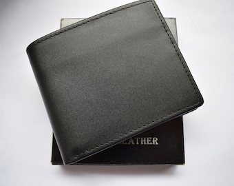 Handmade Leather Trifold Wallet for Men - Classic Design, Genuine Craftsmanship- Handcrafted Men's Leather Trifold Wallet - Classic style.