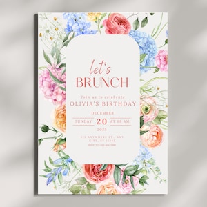 Op de afbeelding: Een bloemenuitnodiging met de tekst "let's BRUNCH" in roze. De uitnodiging bevat de tekst "Join us to celebrate OLIVIA'S BIRTHDAY" en de datum "DECEMBER ZONDAG 20 OM 08 AM 2025". De uitnodiging is versierd met aquarelbloemen.