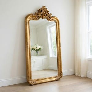 Espelho de chão grande em madeira dourada ornamentada | Espelho de chão vintage de luxo para decoração de casa