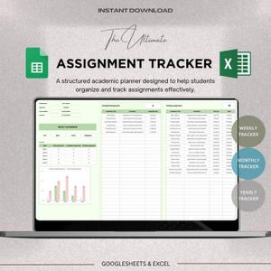Può includere: Uno schermo di un laptop mostra un modello di tracker di compiti. Il testo "ASSIGNMENT TRACKER" è in evidenza, con testo di supporto sottostante. Il modello include sezioni per il monitoraggio settimanale, mensile e annuale, con una combinazione di colori verde e bianco. Sono visibili anche le parole "INSTANT DOWNLOAD" e "GOOGLESHEETS & EXCEL".