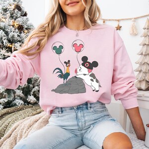 Pua And Hei Hei Family Shirt, Mickey Ears Balloon Graphic, Disneyland Trip Outfit, Moana Theme Park Tee, Disney Vacation Squad Apparel image 4