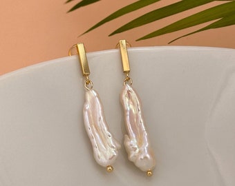 Minimalist baroque pearl earrings, 18K Gold Plated earrings with a long baroque pearl, Large pearl drop earrings, Bridesmaid Gift for Her