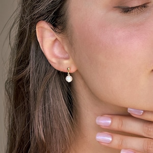 Small pearl earrings 18K Gold Plated, Dainty pearl stud earrings, Minimalist wedding jewelry, Bridal pearl earrings, Bridesmaid Gift