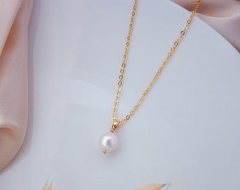 Dainty Freshwater Pearl Necklace: 18k Gold-Plated Chain