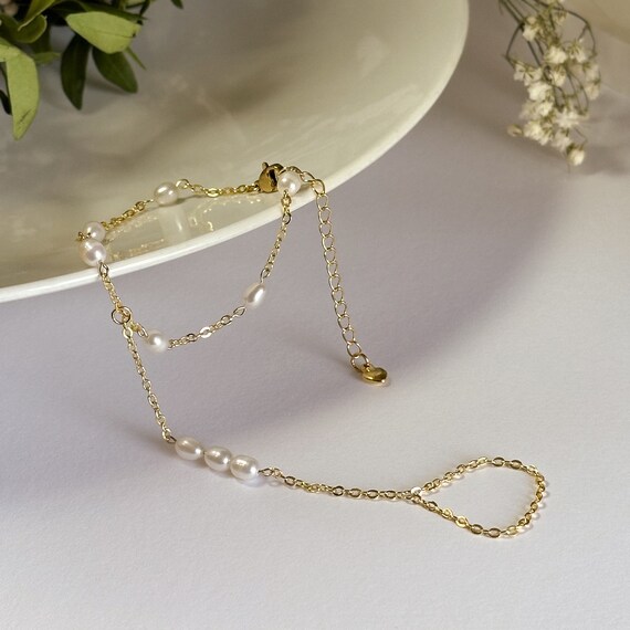 Acquista Moda donna amore cuore imbracatura mano anello dito schiavo catena braccialetto gioielli in Italia a partire da 1.28