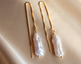 Pendientes largos de perla barroca ensartada: pendientes de novia con perla en plata de ley 925 bañada en oro.