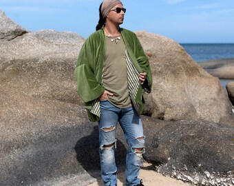 Kimono artesanal em veludo verde pinho – Casaco boho para festivais | Hiro