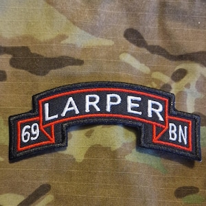 LARPER Tab helfärgad militär ryggsäck med morallapp