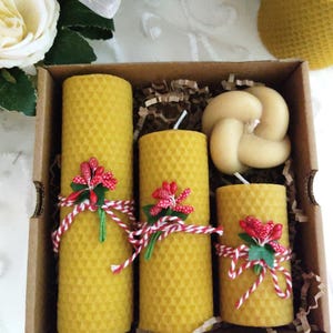 Beeswax pillar Honeycomb Candles - 100% Pure Beeswax Candle - Natural Honey scent - Hand Made Gift For Christmas
