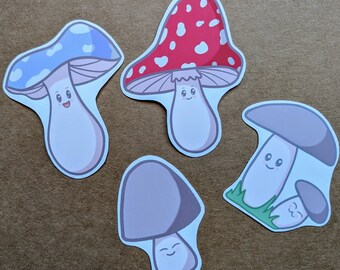 かわいいキノコステッカー、耐水ビニールデカール、キノコ仲間パック