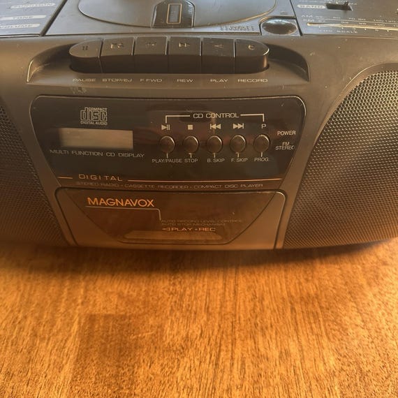 Magnavox AZ8006 GY01 Boombox CD Radio Cassette Recorder Player