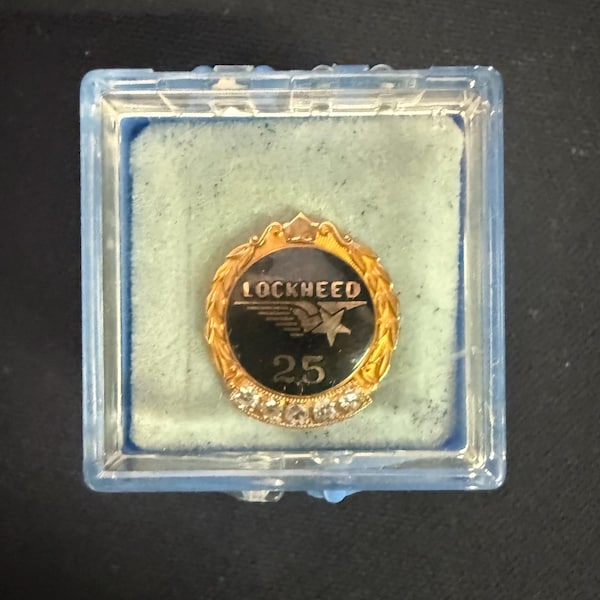 Vintage 10K Gold Lockheed 25 Year Service Pin W/ 5 Diamonds