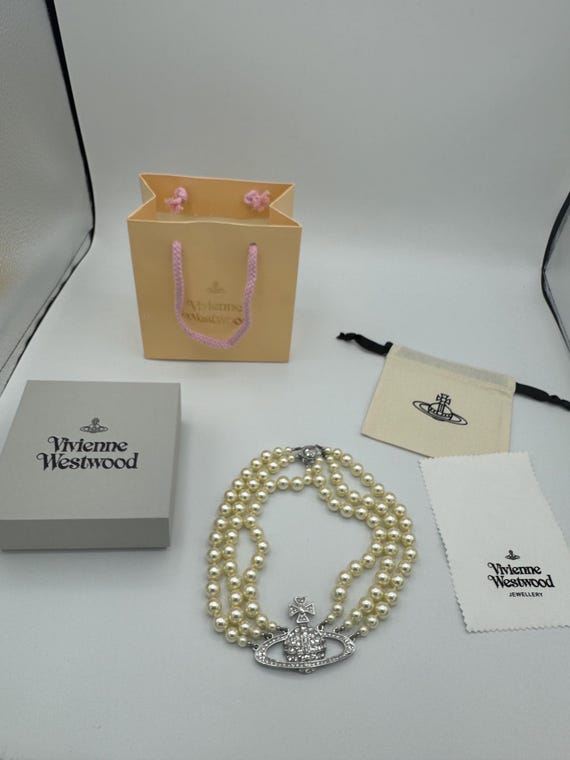 【Vivienne Westwood】3列パール Bas Relief Choker ネックレス Vivienne Westwood Three Row Pearl Bas Relief Choker - Etsy