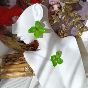 Handcrafted Vibrant Green Leaf Earrings - Nature-Inspired Jewelry