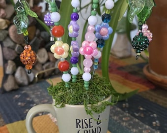 Pastel Flower Beaded Garden Stakes, Set of 4 Jeweled Plant Bling for Indoor Pots, Colorful Garden Jewelry Gift