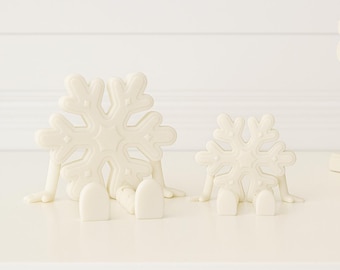 Snowflake Articulated Buddy, 3D Printed Winter Desk Decor, Cute Christmas Tiered Tray Decoration