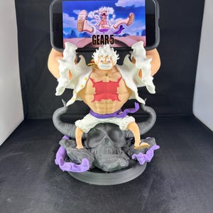 One Piece 3D Printed Gear 5 Luffy IPhone Stand!