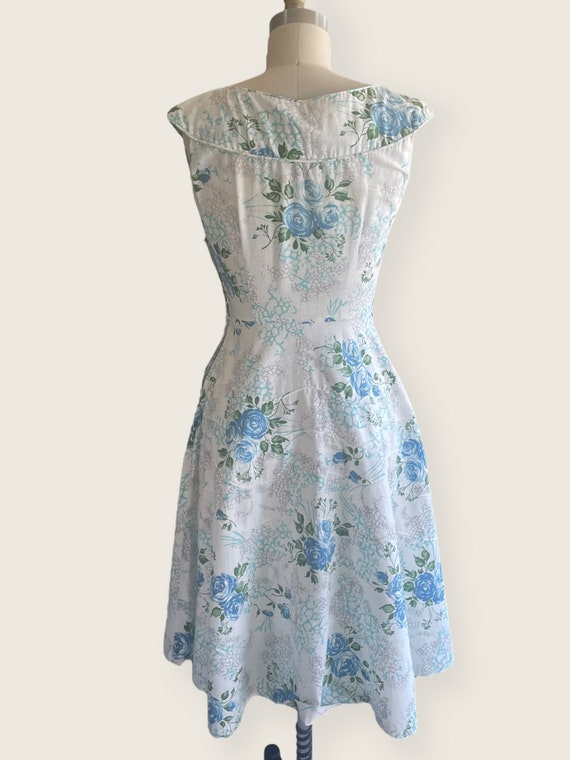 1950s Dress | Sweet 50s Blue Rose Floral Print Dr… - image 8