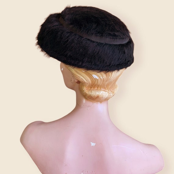 1950s Hat | Charming 50s Furry Hat - image 5