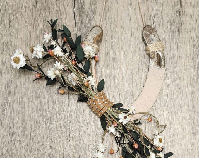 GEORGIA PEACH hand decorated worn horseshoe for your home or makes a great gift!