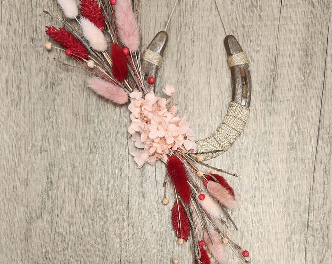 ACE-HIGH hand decorated worn horseshoe