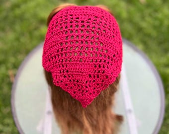 Pañuelo de ganchillo con corazones