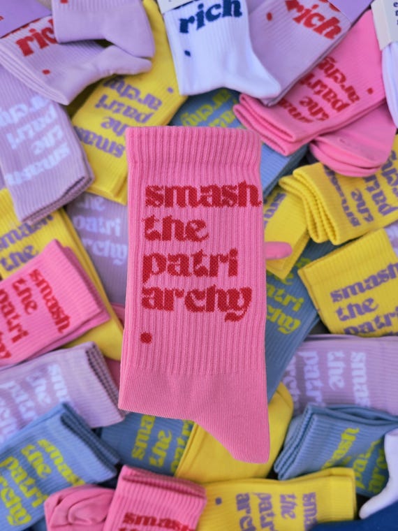 Smash the Patriarchy Socken Baumwollesocken Rosa Rot Tennissocken Patriaracht Sportsocken Weihnachtsgeschenk Weihnachten Geburtstag Unisex