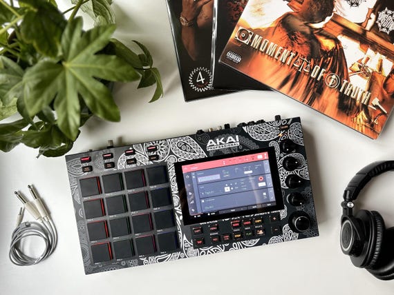 【YK】AKAI MPC LIVE Akai MPC Live - USED - Portable Standalone Music Production