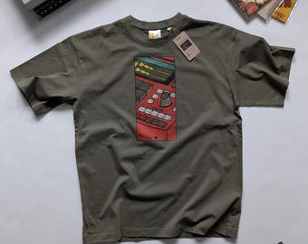 T-SHIRT OVERSIZE MPC One Plus artwork no a.i.  Olive Green for beatmakers akai mpc one+ mpc one plus gift for beatmaker dtg print