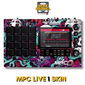 Pode incluir: Uma skin Akai MPC Live 1 com um design de grafite colorido com caveiras e formas abstratas. A skin cobre todo o dispositivo, incluindo os pads, a tela e os botões de controle. O texto "MPC LIVE 1 SKIN" é exibido na parte inferior.