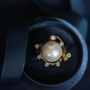 Vintage Large South Sea Pearl And Diamond Ring 18k Yellow Gold - Unique Large South Sea Pearl Ring With Diamonds - Large White Pearl Ring
