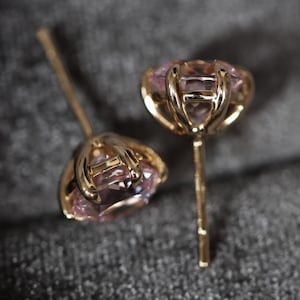 Vintage Antique Cut Old European Style Pink Sapphire Stud Earrings 14k Yellow Gold - 5 Carat Pink Sapphire Studs In Yellow Gold