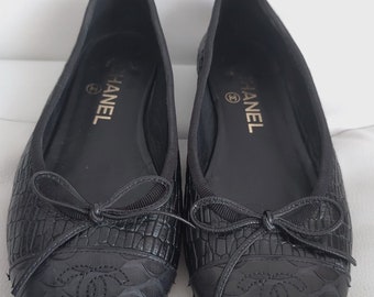 Chanel CC Logo Ballet Flats Shoes Black Python Snakeskin Leather Ballerina G02819 100% Authentic Size EU 35.5 C, US 5 In Good Condition Rare