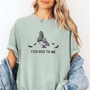 鳩シャツ、面白い鳩シャツ、かわいい鳥ミームTシャツ、鳩愛好家へのギフト、クールな鳥シャツ、鳥愛好家Tシャツ、バードウォッチャーへのギフト、面白い鳩セーター