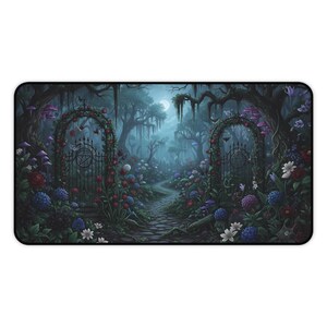 Tappetino da scrivania Night Forest, tappetino per mouse Witchy Moonlit Forest Gate, tappetino da gioco Dark Cottagecore XL, decorazione per altare da giardino mistico, Whimsigoth immagine 7