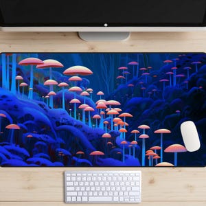 Tappetino da scrivania con funghi indaco, tappetino da scrivania con funghi notturni, tappetino da scrivania con piante luminescenti, tappetino per laptop con funghi, Cottagecore, blu intenso, vibrante