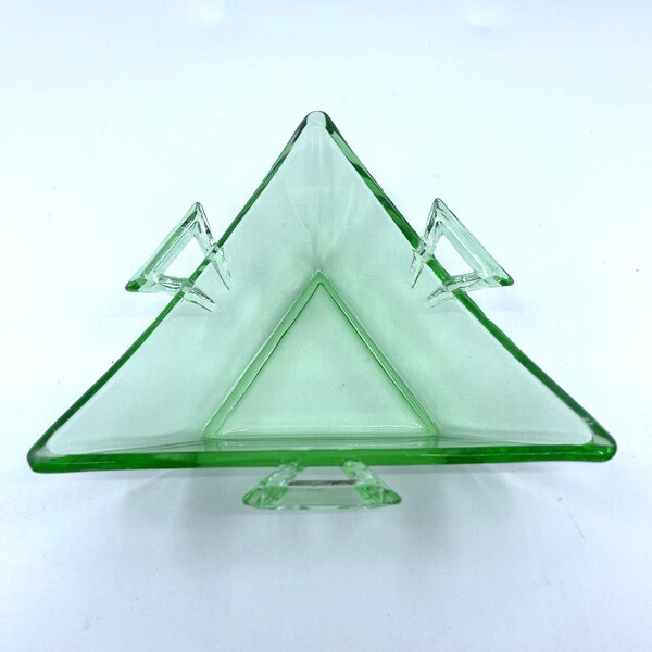 Vintage 1920 A.H. Heisey Twist Green Moongleam Triangle Bowl, Art Deco Geometric Condiment Trinket Dish, Retro Art Glass Catchall Mint Green